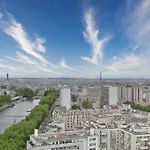 1BR Flat view on Eiffel Tower&Sacré-Coeur